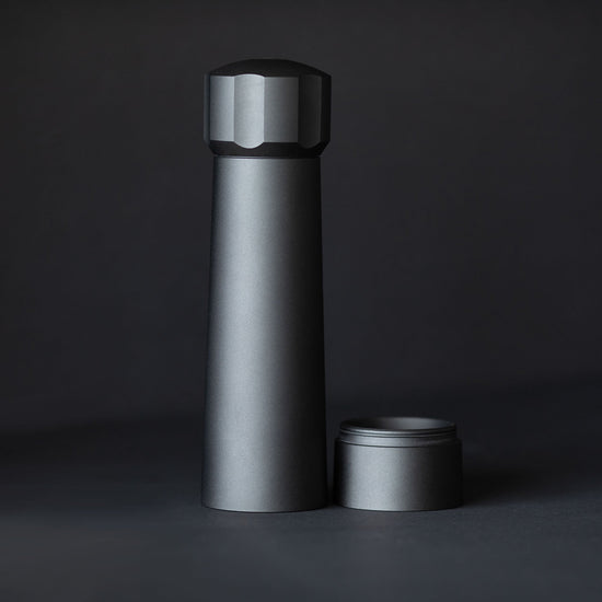 XL MANNKITCHEN Pfefferkanone – Professionelle Hochleistungs-Pfeffermühle