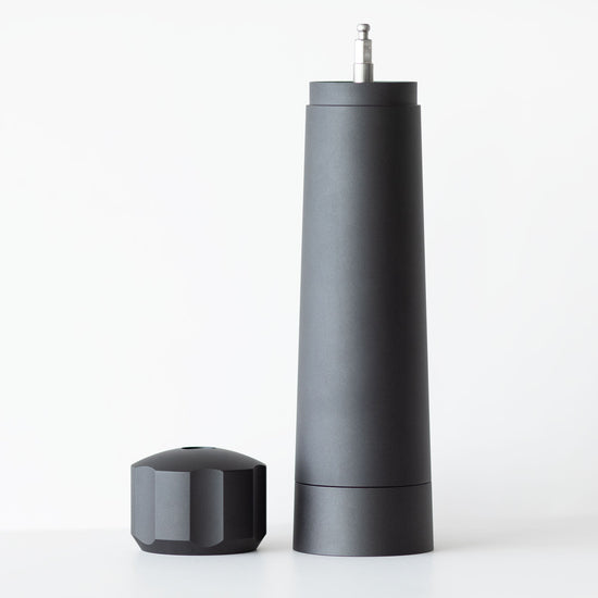 XL MANNKITCHEN Pfefferkanone – Professionelle Hochleistungs-Pfeffermühle